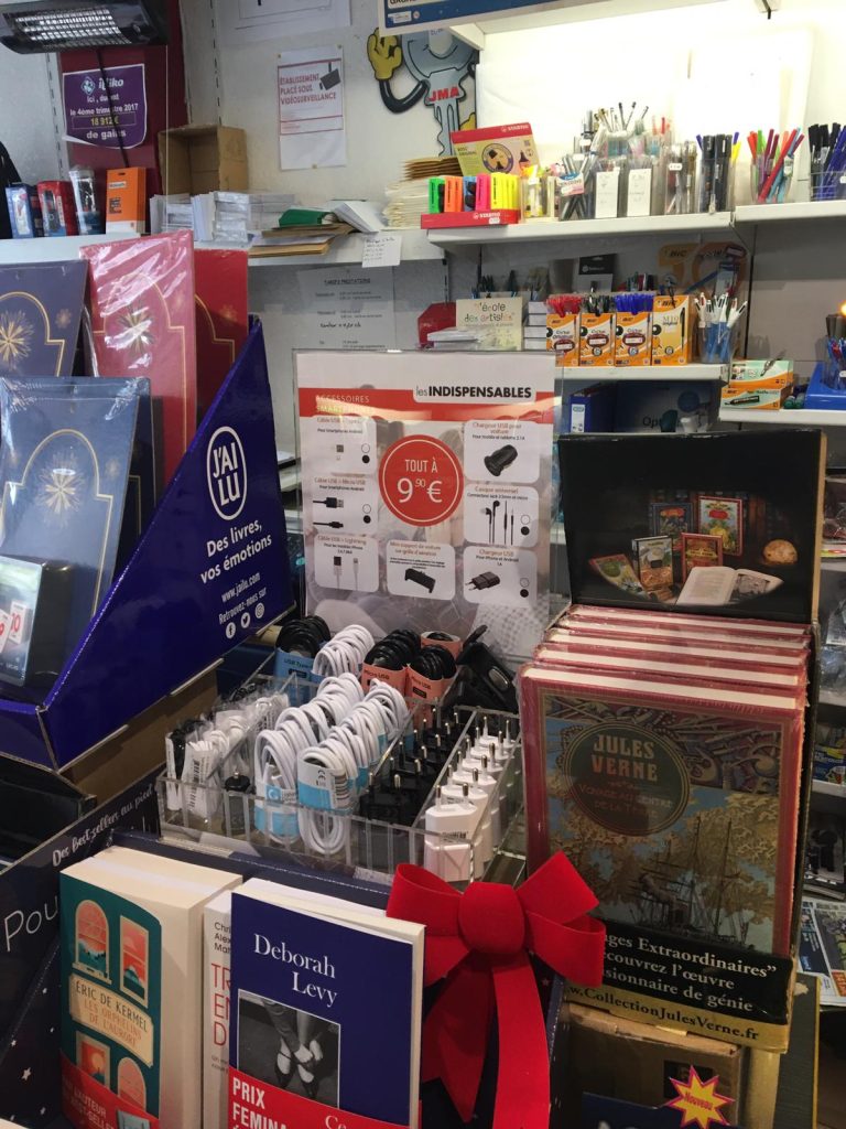 Petit présentoir de comptoir les indispensables